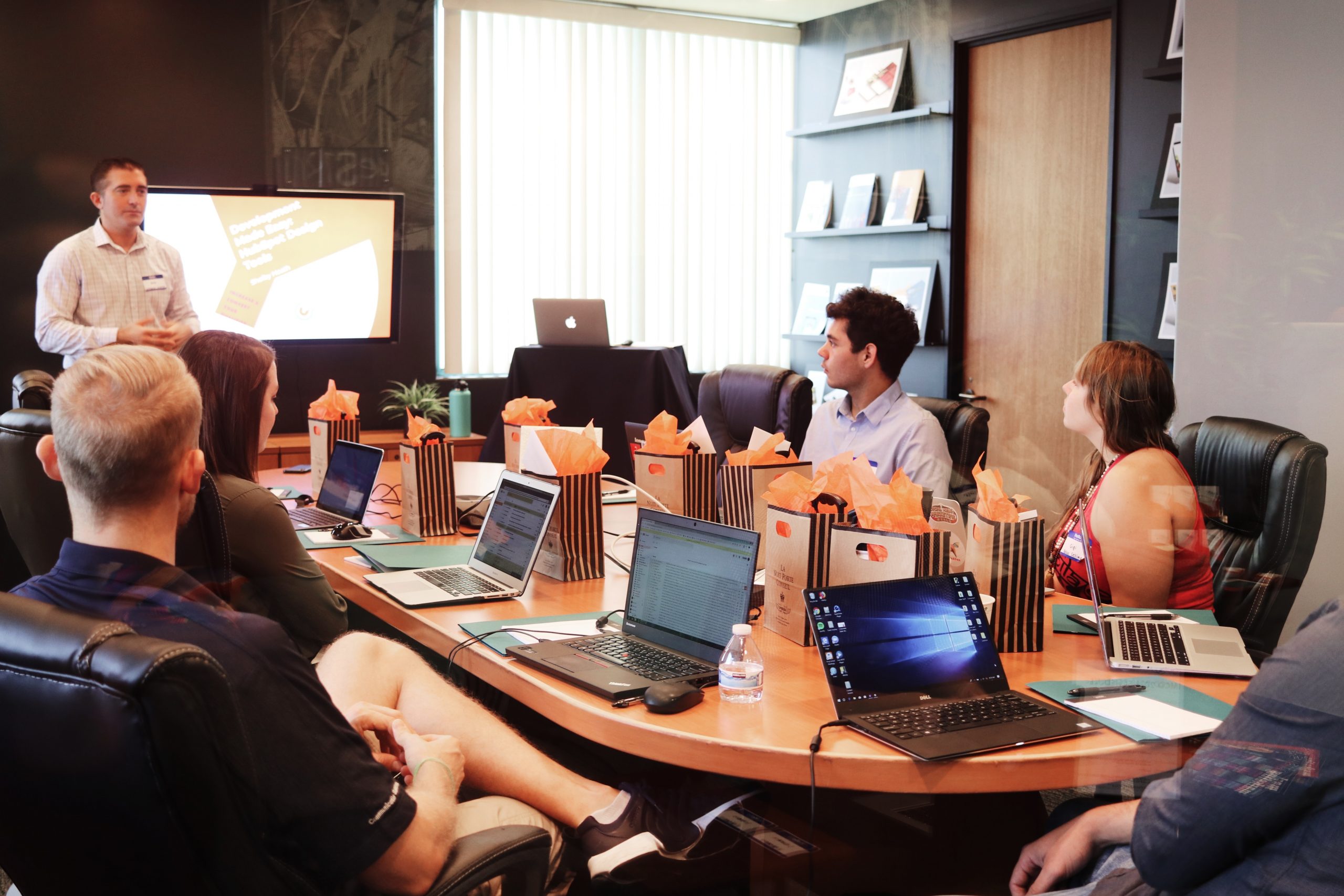 How to write a product description that turns browsers into customers