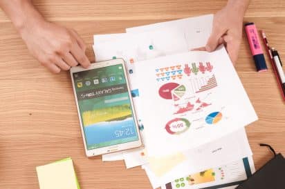 A conversion rate optimisation expert analyzing the result of an ecommerce CRO audit done on a website